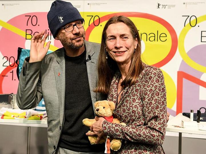 Carlo Chatrian und Mariette Rissenbeek stellen das Programm zur Berlinale vor.
