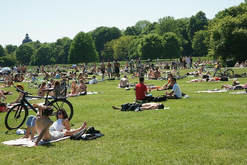 ... auf der Wiese im Englischen Garten...