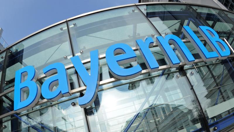 Das Logo der Bayerischen Landesbank an einer Glasfassade. Foto: Andreas Gebert/Archiv Das Logo der Bayerischen Landesbank an einer Glasfassade. Foto: Andreas Gebert/Archiv