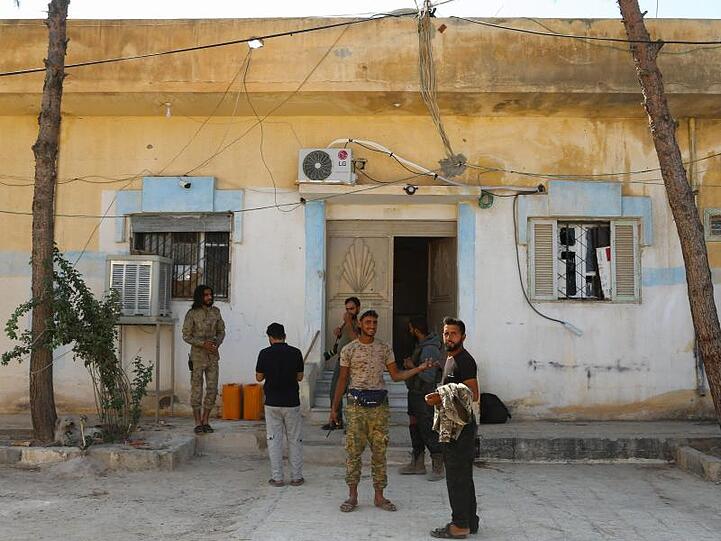 Kämpfer der Freien Syrischen Armee (FSA) haben die Kontrolle über ein Gefängnis übernommen.