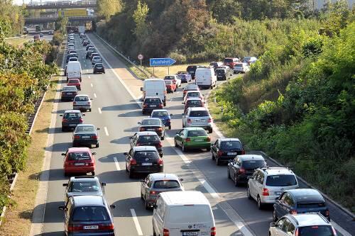 Der Dauerstau auf dem Frankenschnellweg - ein Tunnel soll in neun Jahren helfen.