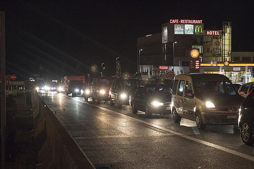 Weitere Bilder von den Grenzkontrollen auf der A8 am Sonntagabend und in der Nacht.