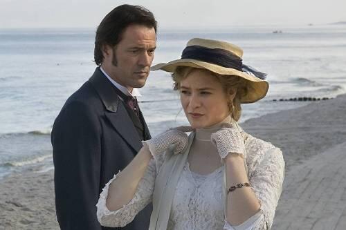 Sebastian Koch und Julia Jentsch in "Effi Briest".