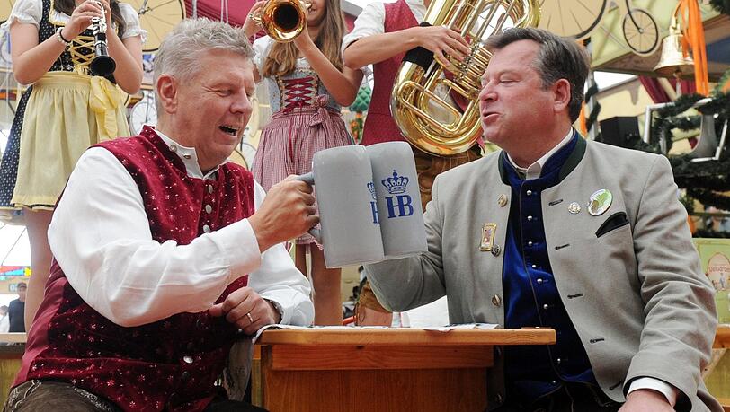 Ein neuer Wiesn-Chef wird gesucht. Aber auch sonst muss sich OB Dieter Reiter (l., SPD) auf neue Partner und Konkurrenten aus der CSU einstellen, wenn Josef Schmid abtritt. Ein neuer Wiesn-Chef wird gesucht. Aber auch sonst muss sich OB Dieter Reiter (l., SPD) auf neue Partner und Konkurrenten aus der CSU einstellen, wenn Josef Schmid abtritt.