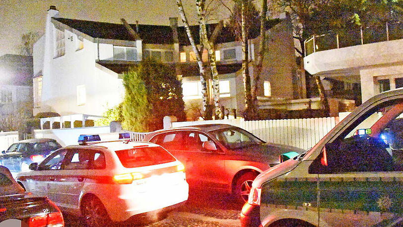 Mordversuch in Bogenhausen: Ein Zahnarzt (65) soll seiner Freundin (37) in den Kopf geschossen haben. Bilder vom Poizeieinsatz und vom Tatort... Mordversuch in Bogenhausen: Ein Zahnarzt (65) soll seiner Freundin (37) in den Kopf geschossen haben. Bilder vom Poizeieinsatz und vom Tatort...