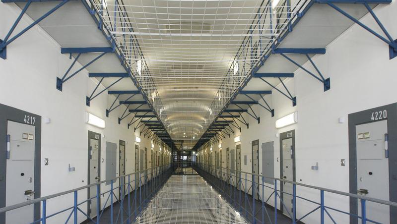 99 Monate muss ein Mann aus Memmingen ins Gefängnis. 99 Monate muss ein Mann aus Memmingen ins Gefängnis.