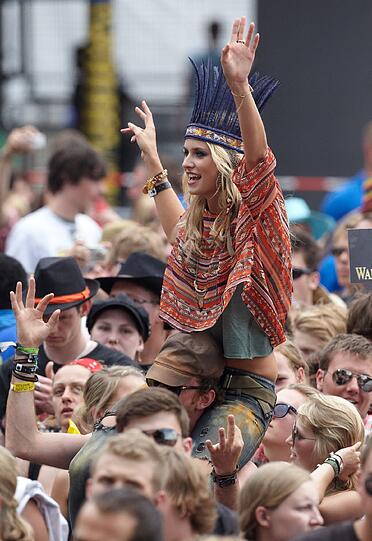 Sonne, Beats und gute Laune: Hunderttausende Musikfans feiern bei den Festivals "Rock im Park" in Nürnberg und "Rock am Ring" auf dem Nürburgring. Die besten Bilder des Wochenendes.
