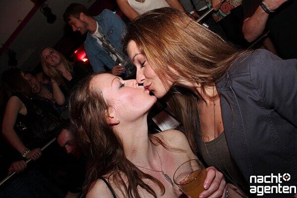 Das Ruby lockt mit "studentischen Getränkepreisen" beim "Ruby Dance Club". Mehr Bilder unter: www.nachtagenten.de