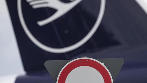 Die Lufthansa ist durch die Corona-Pandemie in massive finanzielle Schwierigkeiten geraten.