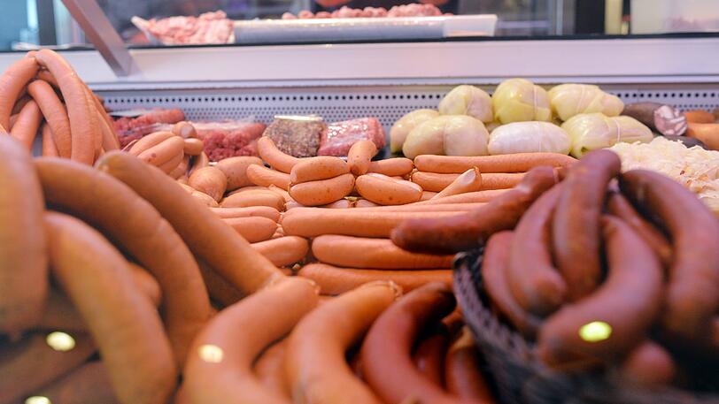 Es könnte noch mehr Wurst verunreinigt sein. (Symbolbild)