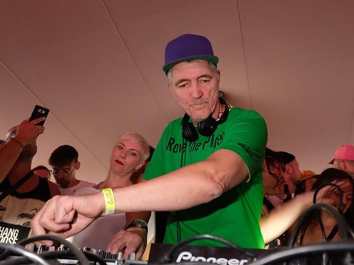 DJ Dr. Motte legte beim Festival "Kosmos Chemnitz - Wir bleiben mehr" auf.