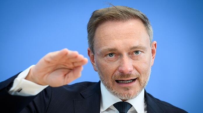 Bundesfinanzminister Christian Lindner will bei der CO2-Bepreisung "mit Augenmaß" vorgehen.