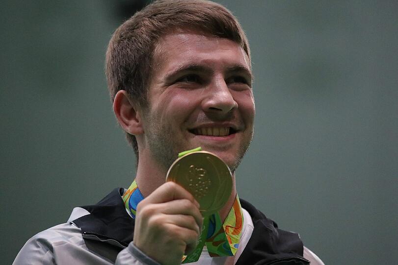 Umso erfolgreicher sind die deutschen Schützen, die mit Henri Junghänel (Gold	Kleinkaliber liegend 50 m) einen weiteren Olympiasieger haben.