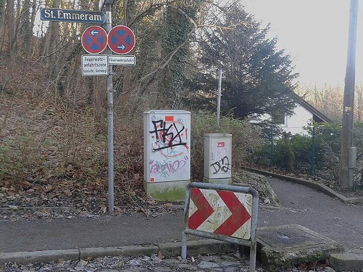 "Wenn es wenigstens künstlerisch anregende Schriftzüge wären, aber das ist nur Schmiererei, die unser schönes  Viertel verschandelt".