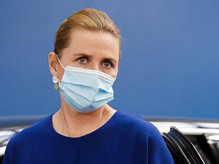 Dänemarks Premierministerin Mette Frederiksen. Um die Ausbreitung des Coronavirus einzudämmen, führt das Land ab dem 22. August eine Maskenpflicht im öffentlichen Nahverkehr ein.
