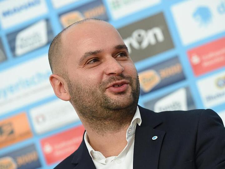 Geschäftsführer des Fußball-Regionalligisten TSV 1860 München, Michael Scharold, spricht auf einer Pressekonferenz in München. Foto: Andreas Gebert/dpa/Archivbild