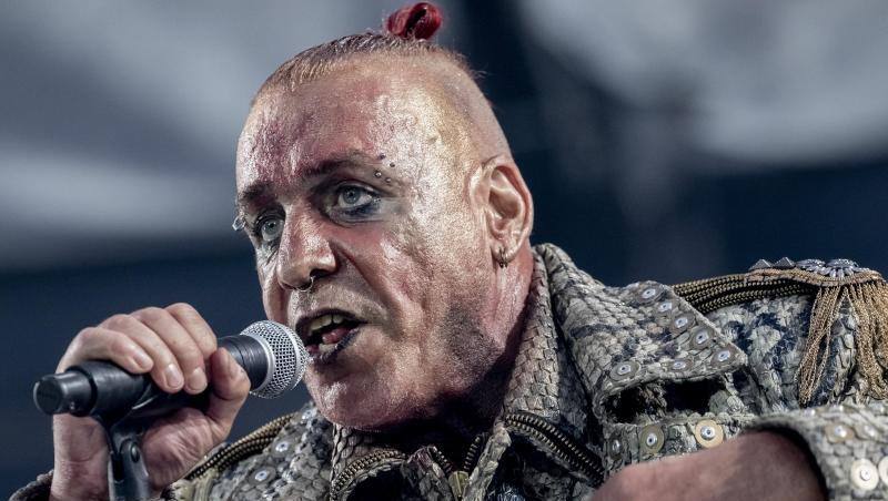 Till Lindemann, Frontman von Rammstein, in action. Till Lindemann, Frontman von Rammstein, in action.