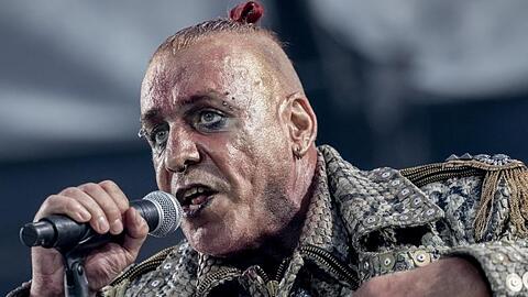 Till Lindemann, Frontman von Rammstein, in action.