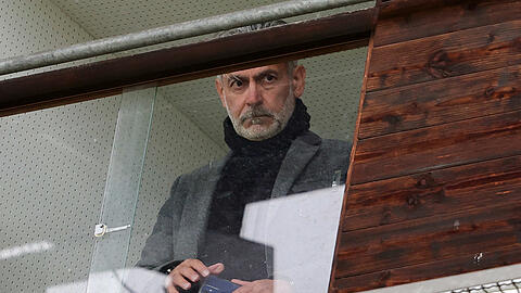Maurizio Jacobacci musste sich die Partie aus einer Kabine bei den Kommentatorenplätzen anschauen.