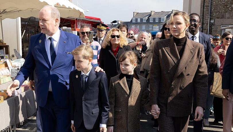 Die monegassischen Royals in Matignon.