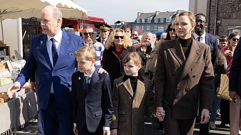 Die monegassischen Royals in Matignon.