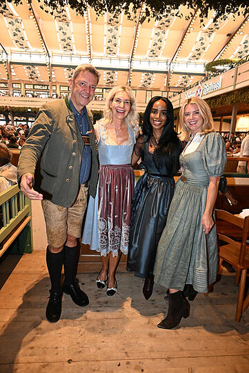 Peter Reichert, Saskia Greipl, Leigh-Ann Rose und Franziska Reichert Peter Reichert, Saskia Greipl, Leigh-Ann Rose und Franziska Reichert