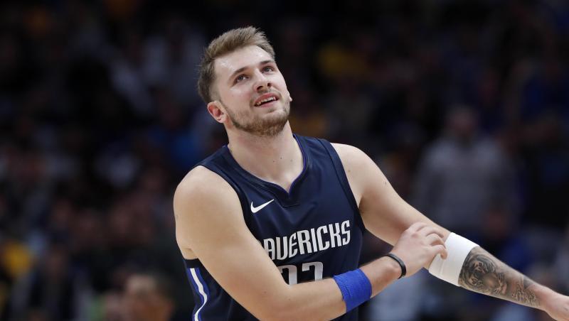 Luka Doncic erzielte im ersten Viertel mehr Punkte, Rebounds und Assists als das gesamte gegnerische Team. Luka Doncic erzielte im ersten Viertel mehr Punkte, Rebounds und Assists als das gesamte gegnerische Team.