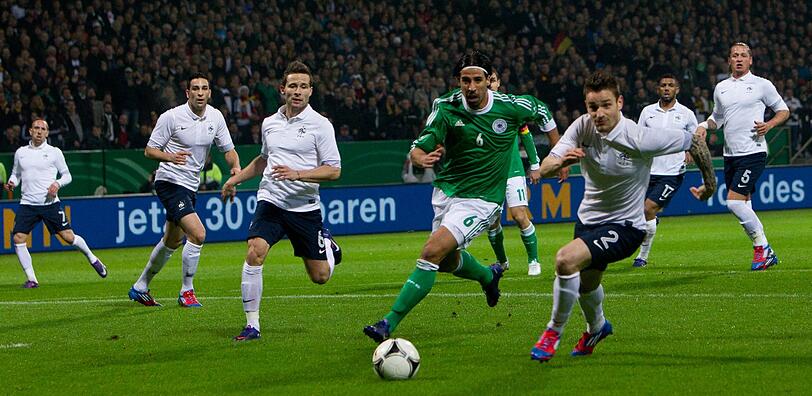 SAMI KHEDIRA: NOTE 3. Machte das Spiel schnell, viele Doppelpässe. Laufstark.