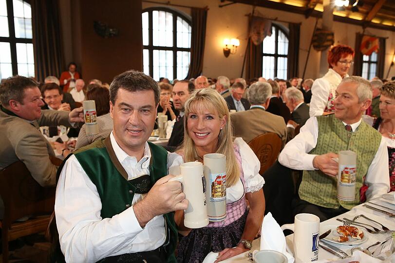 Markus Söder mit Ehefrau Karin und...
