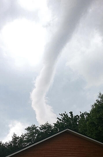 Der Tornado fegte über einen Stadtteil von Hamburg und hinterließ immense Schäden.