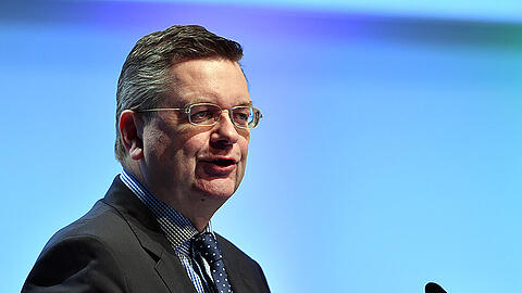 Reinhard Grindel steht einer Mega-WM offen gegenüber.