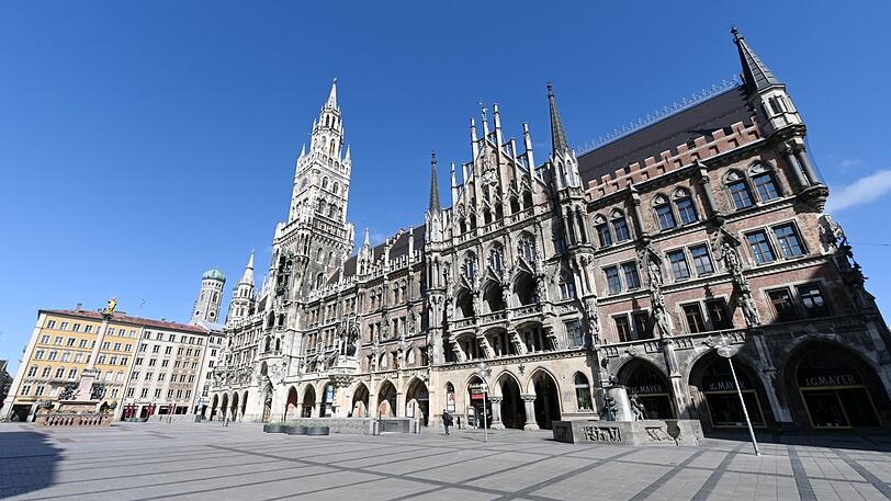 Rathaus-Mitarbeiter sollen auch künftig mit dem Auto durch die Dienerstraße fahren dürfen.