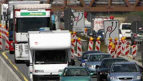 Stau auf der A 9 Hermsdorfer Kreuz Stau auf der A 9 Hermsdorfer Kreuz