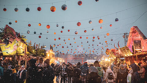 Vom 25. November bis 23. Dezember verwandelt sich die Theresienwiese in ein funkelndes Lichtermeer.