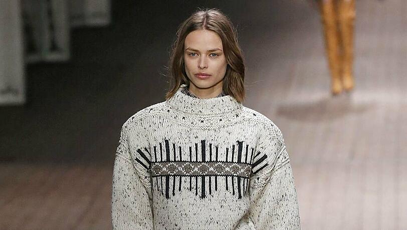 Model auf der Fashion Show von Designerin Isabel Marant. Model auf der Fashion Show von Designerin Isabel Marant.
