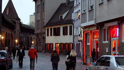 Die Nürnberger Rotlicht-Straße "Frauentormauer". Hier trieb Hans-Peter F. seine Geschäfte.