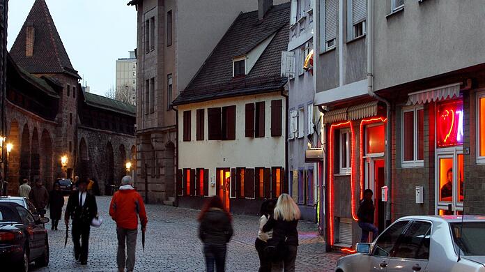 Die Nürnberger Rotlicht-Straße "Frauentormauer". Hier trieb Hans-Peter F. seine Geschäfte.