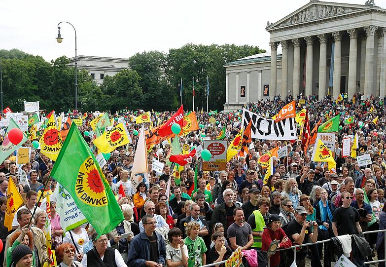 Bei der Großdemonstration in München waren trotz durchwachsenem Wetter rund 12 000 Menschen gekommen.