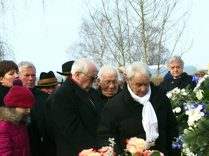 Die Löwen trauern um Manni Wagner: Bilder von der Beerdigung.