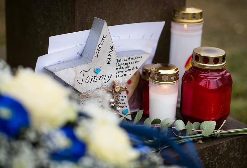 Bei dem Zugunglück vor einem Jahr kamen zwölf Menschen ums Leben, 69 Insassen wurden teils lebensgefährlich verletzt.