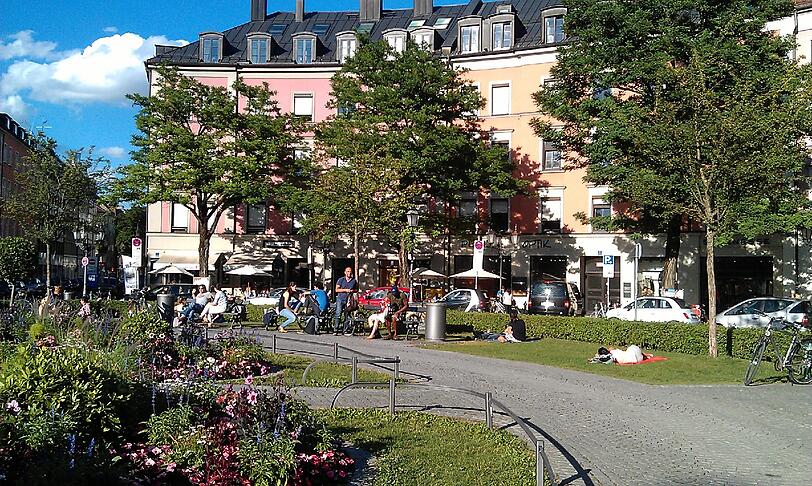 Noch sind nur wenige Leute auf dem Gärtnerplatz unterwegs. Doch das kann sich schnell ändern: An warmen Sommerabenden ist der Platz brechend voll.