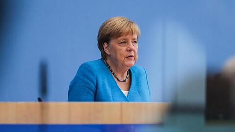 Bundeskanzlerin Angela Merkel (CDU) spricht in der Bundespressekonferenz während ihrer traditionellen Sommer-Pressekonferenz zu aktuellen innen- und außenpolitischen Themen.