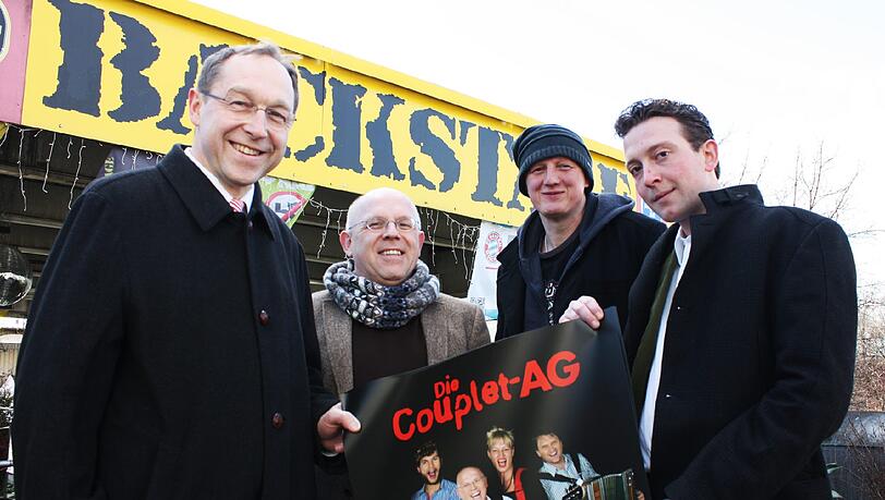 Die Couplet AG kommt zum kabarettistischen Frühschoppen der Neuhauser CSU ins Backstage. Max Straßer (CSU Kandidat, Platz 23), Jürgen Kirner (Couplet-AG), Hans-Georg Stocker (Backstage-Chef), Leonhard Agerer (CSU Kandidat, Platz 42) freuen sich. Die Couplet AG kommt zum kabarettistischen Frühschoppen der Neuhauser CSU ins Backstage. Max Straßer (CSU Kandidat, Platz 23), Jürgen Kirner (Couplet-AG), Hans-Georg Stocker (Backstage-Chef), Leonhard Agerer (CSU Kandidat, Platz 42) freuen sich.