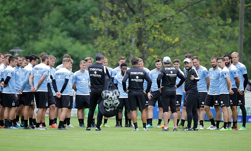 Die Löwen bei ihrer ersten Einheit im Trainingslager in Bodenmais. Die Bilder.