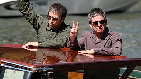 Liam und Noel Gallagher am Lido in Venedig.