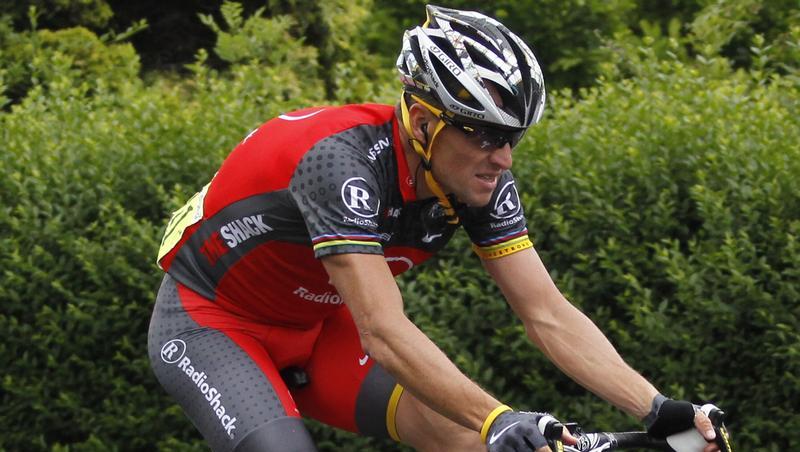 Lance Armstrong tritt mächtig in die Pedale Lance Armstrong tritt mächtig in die Pedale