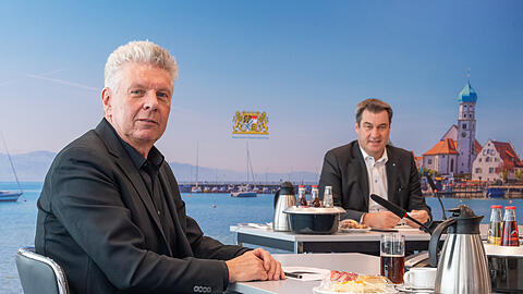 Münchens OB Dieter Reiter (links) und Bayerns Ministerpräsident Markus Söder bei einem früheren Treffen in der bayerischen Staatskanzlei.