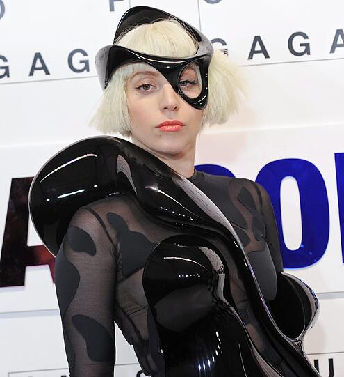 Lady Gaga und das fliegende Kleid "Volantis": Bei der Release-Party zu "Artpop" ist die Pop-Diva abgehoben. Die Bilder.