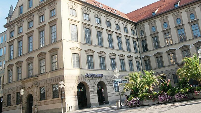 Die Alte Akademie in der Neuhauser Straße. Die Alte Akademie in der Neuhauser Straße.