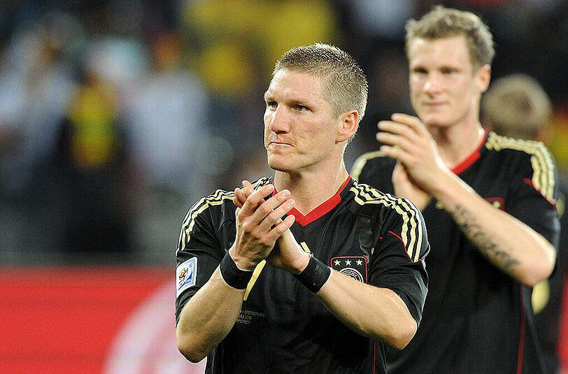 Teamkollegen bei der WM 2010: Marcell Jansen (hinten) und Bastian Schweinsteiger.